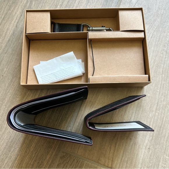 Coach Boxed Compact Id Wallet With Trigger Snap Key Fob - Picture 2 of 6